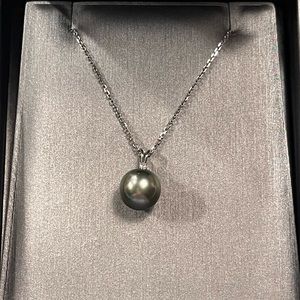 Tahitian Black Pearl and White Sapphire pendant